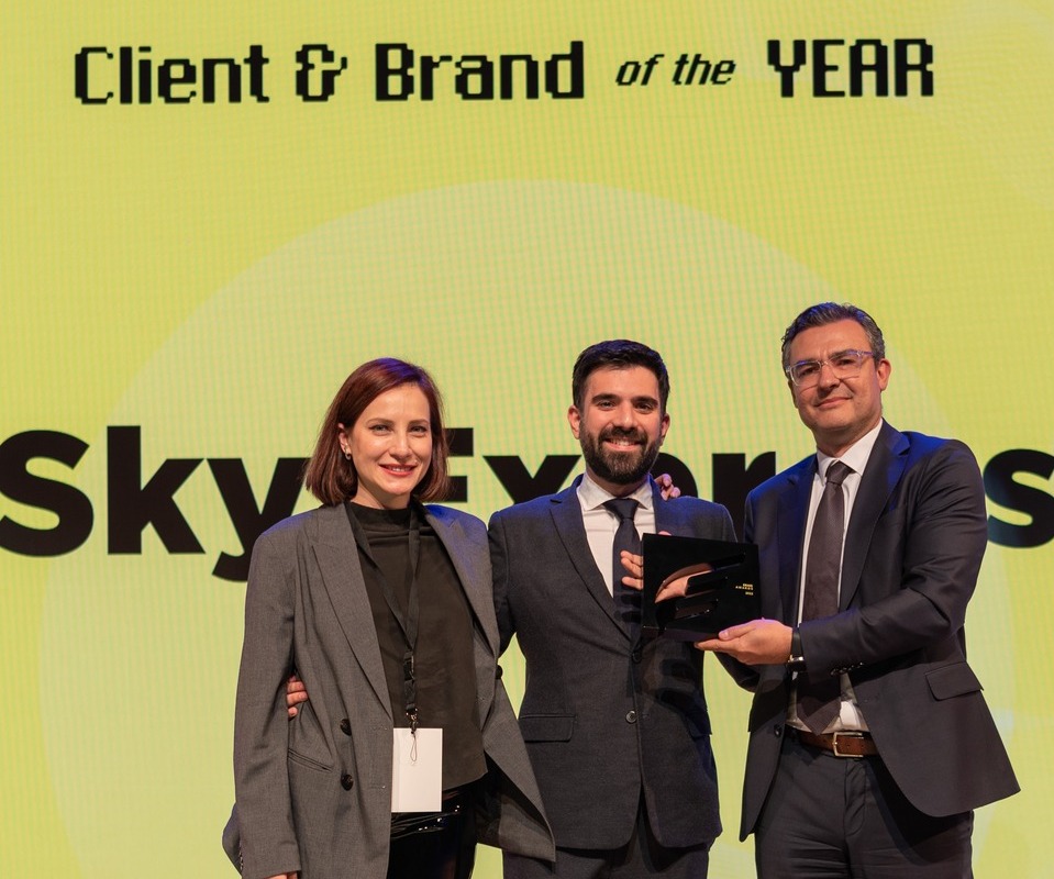 Η SKY express απογειώνεται στα Ermis Awards  με τις κορυφαίες διακρίσεις Brand και Client of the Year!